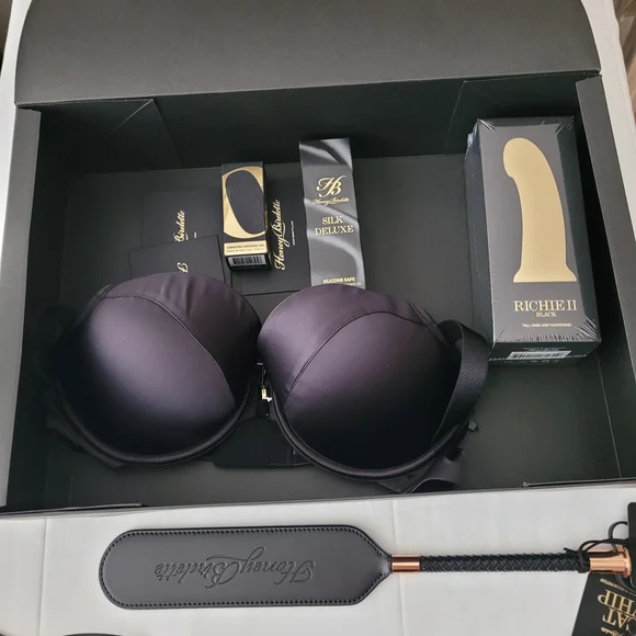 Honey Birdette Black Intimates Set - Picture 9 of 15